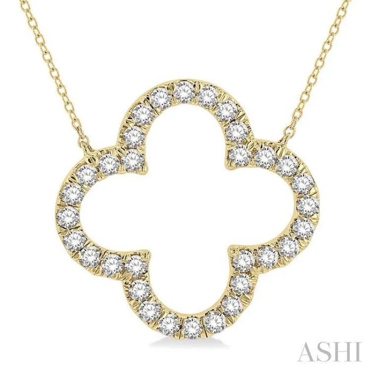 1 ctw Clover Round Cut Diamond Necklace in 14K Yellow Gold