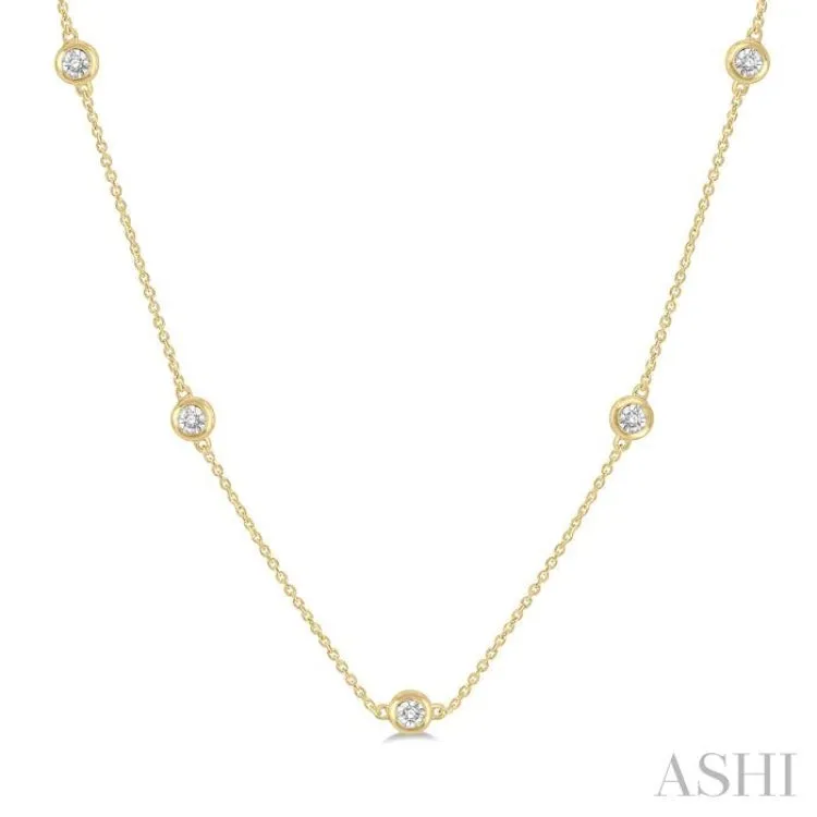 1/10 ctw Round Cut Diamond Station Necklace in 10K Yellow Gold