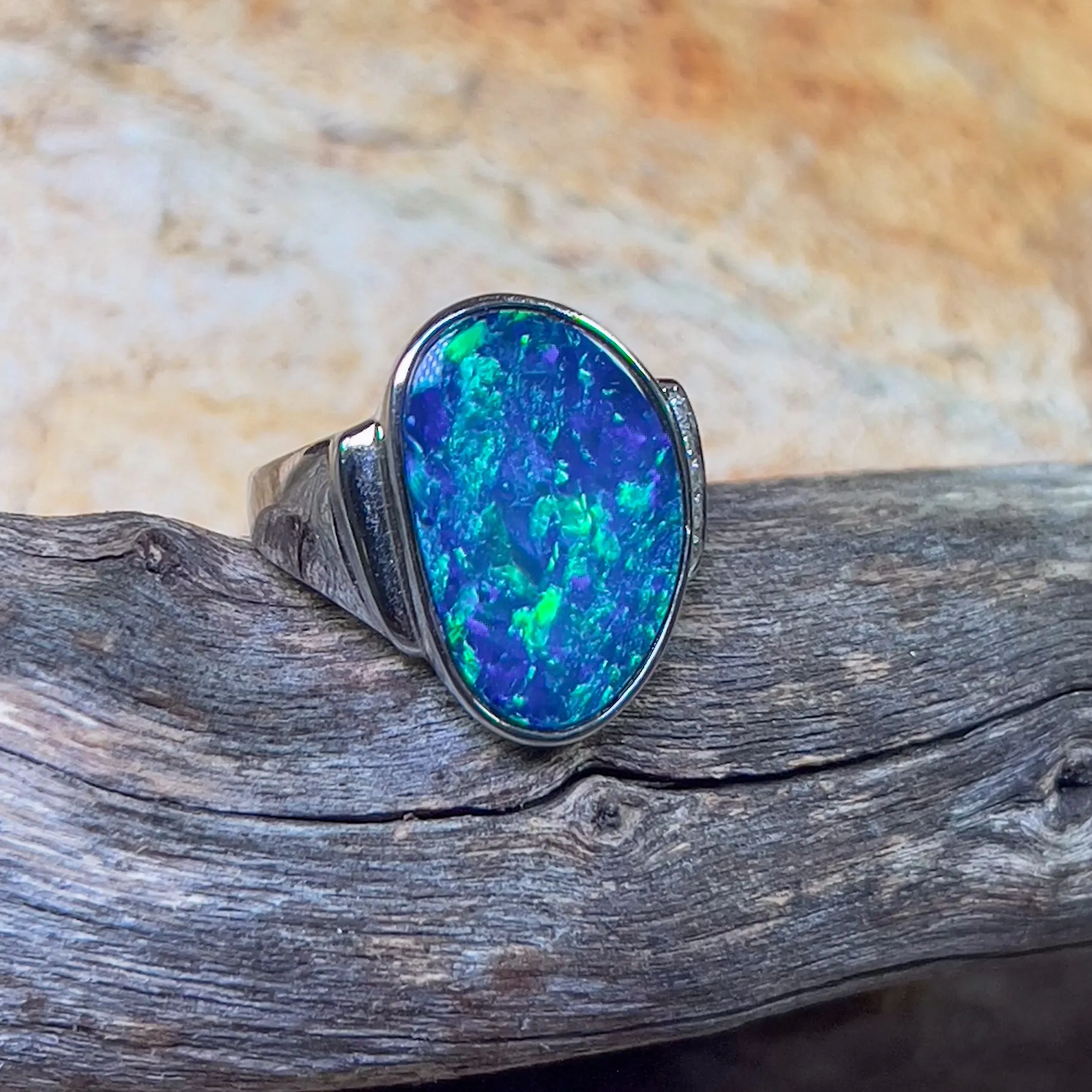 14kt White Gold Blue Green Opal doublet diamond ring