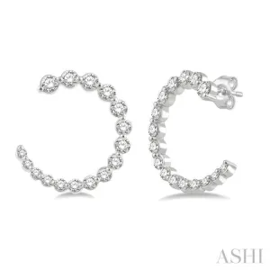 3/4 ctw Graduated Round Cut Diamond Open Hoop Earring in 14K White Gold