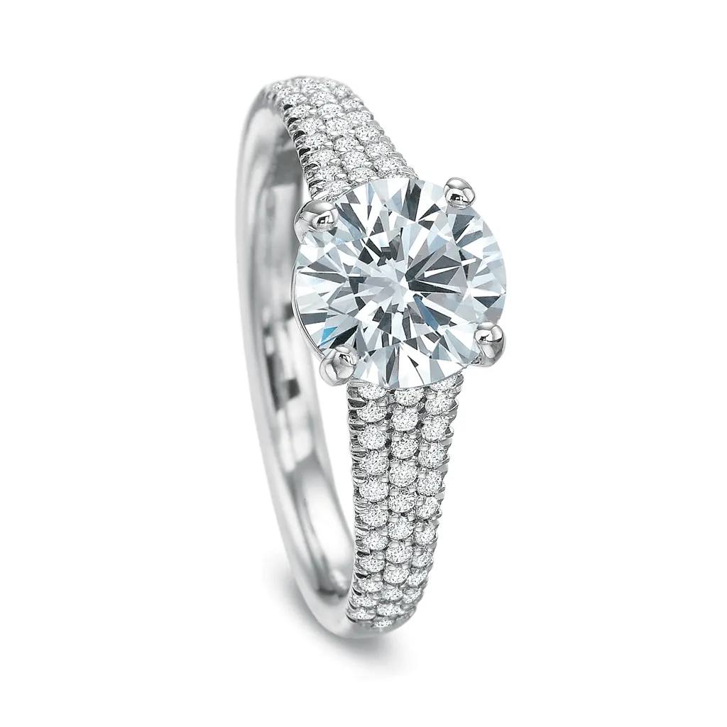 Classic Diamond Engagement Ring with Tapered Pavé Diamond Band