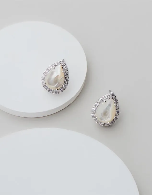 Mae Stud Earrings