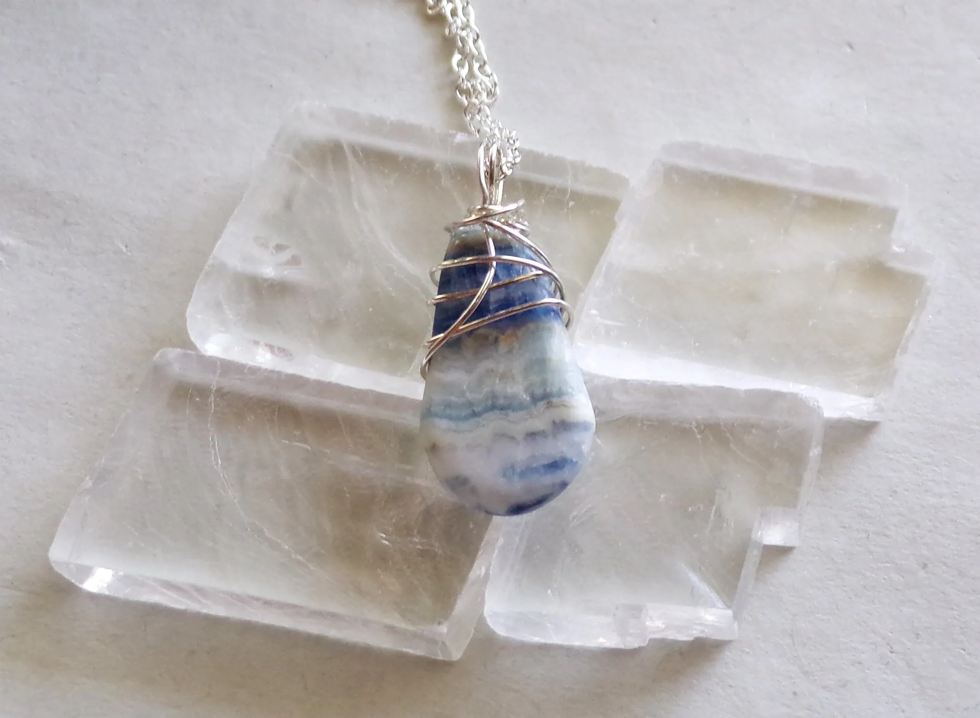 Natural Scheelite Lapis Lace Onxy Wire Wrapped Crystal Pendant Necklace