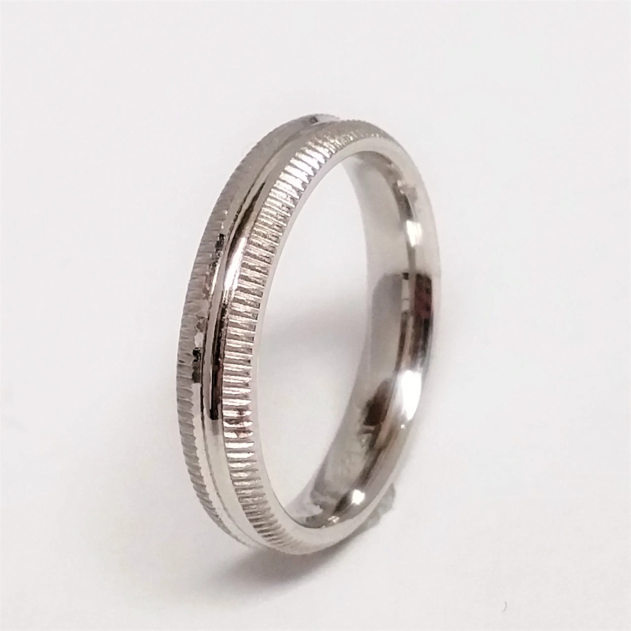 Platinum Ridged Edge Polished Band